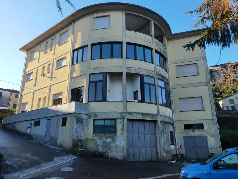 Attività commerciale in Vendita a Bagni di Lucca, zona Lugliano, 180'000€, 1000 m²