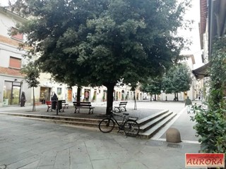 Immobile commerciale in Affitto a Poggibonsi, 1'000€, 100 m²