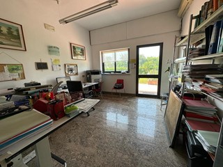 Immobile commerciale in Vendita a Luni, 40'000€, 45 m²