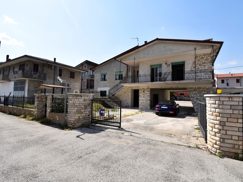 Casa Indipendente in Vendita a Chiampo, 245'000€, 330 m²
