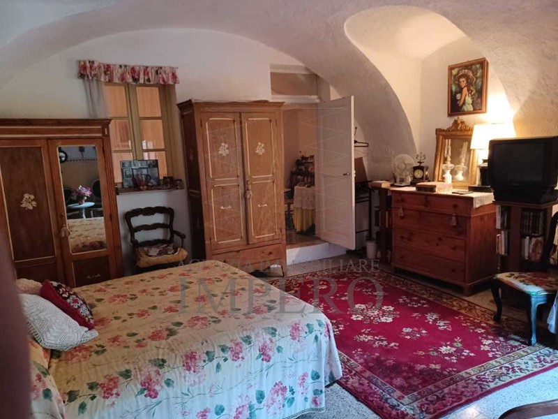 Casa Semi Indipendente in Vendita a Ventimiglia, zona Torri, 179'000€, 170 m², con Box