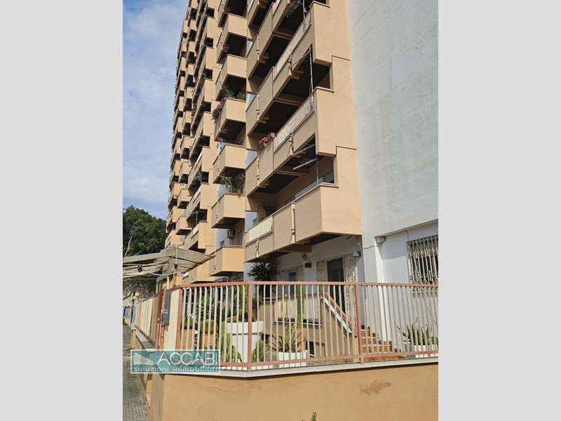 Appartamento in Vendita a Palermo, zona De Gasperi, 420'000€, 192 m²