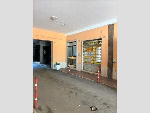 Negozio in Vendita a Poggio Mirteto, 80'000&euro;, 115 m²