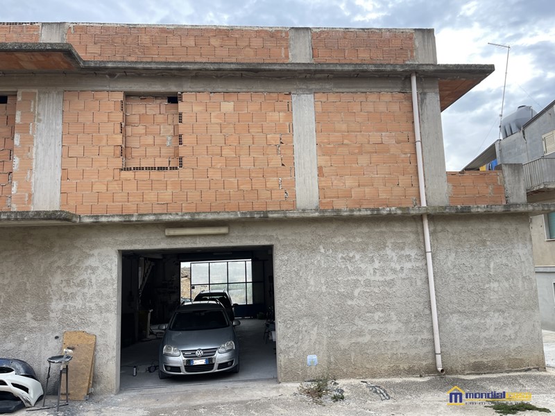Casa Indipendente in Vendita a Pachino, 268 m²