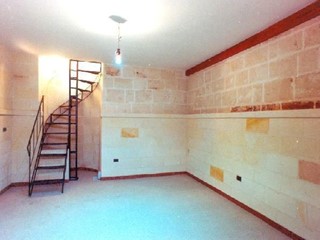 Negozio in Affitto a Manduria, 500€, 50 m²