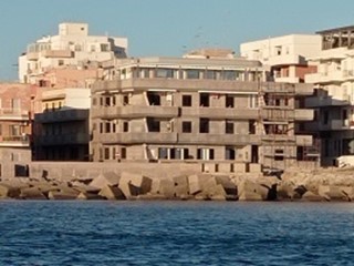 Appartamento in Vendita a Gallipoli, zona GALLIPOLI LUNG.RE GALILEI, 110 m², con Box