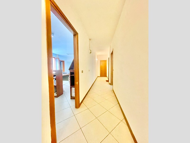 Ufficio in Vendita a Montignoso, 55'000€, 35 m²