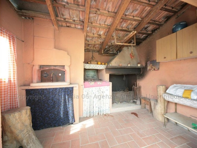 Casa Indipendente in Vendita a Licciana Nardi, 380'000€, 320 m², con Box