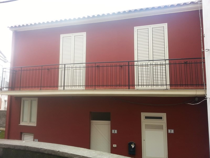 Casa Indipendente in Vendita a Santa Lucia del Mela, 69'000€, 150 m²