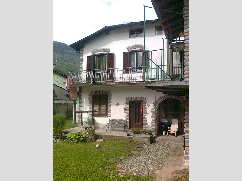 Casa Indipendente in Vendita a Piateda, zona Valtellina, 200'000€