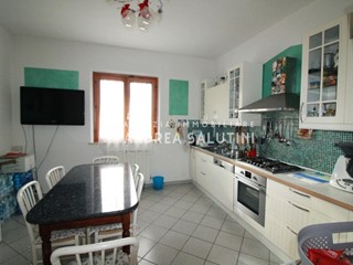Quadrilocale in Vendita a Montopoli in Val d'Arno, zona San Romano, 250'000€, 165 m², arredato
