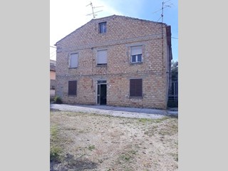 Appartamento in Vendita a Ari, zona periferia, 25'000€, 80 m²