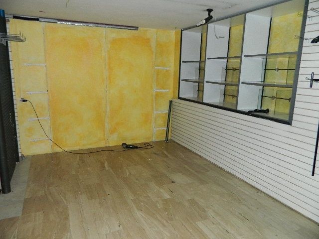 Capannone in Affitto a Lucca, zona Sant'Anna, 700€, 36 m²