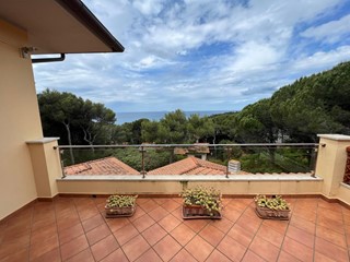 Villa in Vendita a Rosignano Marittimo, zona Castiglioncello, 1'500'000€, 350 m², arredato, con Box