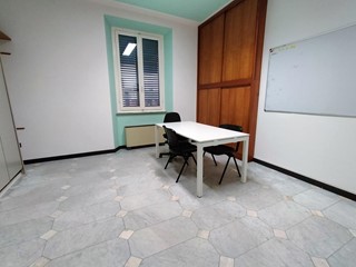 Appartamento in Vendita a Lucca, zona San Marco, 350'000&euro;, 110 m²