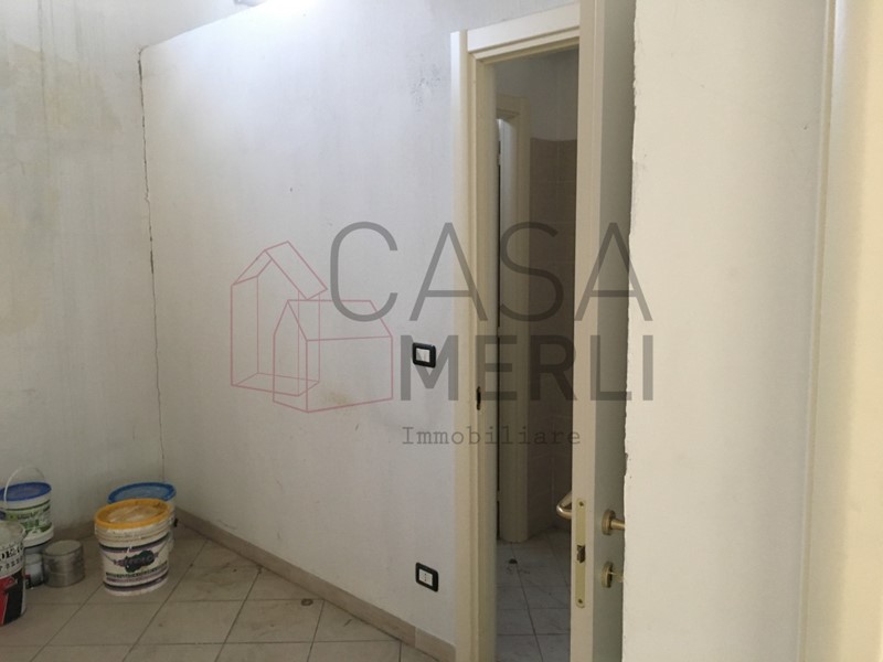 Immobile commerciale in Vendita a Aosta, zona Corso Padre Lorenzo, 100'000&euro;, 55 m²