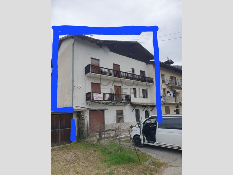 Casa Semi Indipendente in Vendita a Aosta, 410'000&euro;, 360 m²
