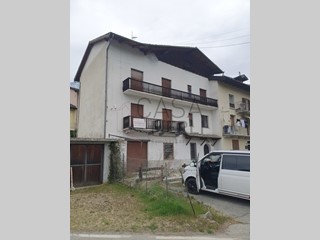 Casa Semi Indipendente in Vendita a Aosta, 410'000&euro;, 360 m²