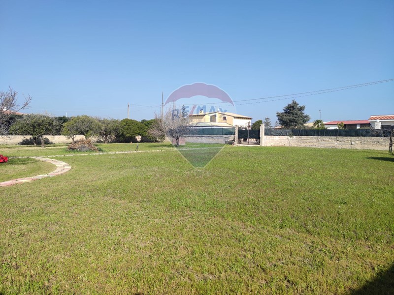 Terreno edificabile in Vendita a Siracusa, zona Fanusa, 75'000€, 1520 m²