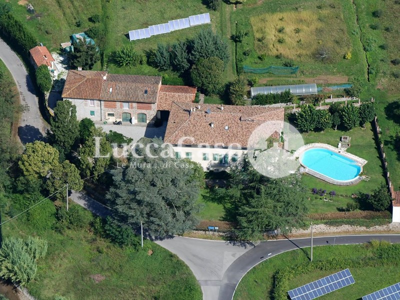 Villa in Vendita a Lucca, zona San Macario In Piano, 3'900'000€, 1380 m², arredato, con Box