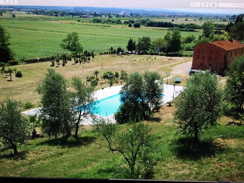 Casa di corte in Vendita a Castelfranco di Sotto, 390'000€, 350 m²