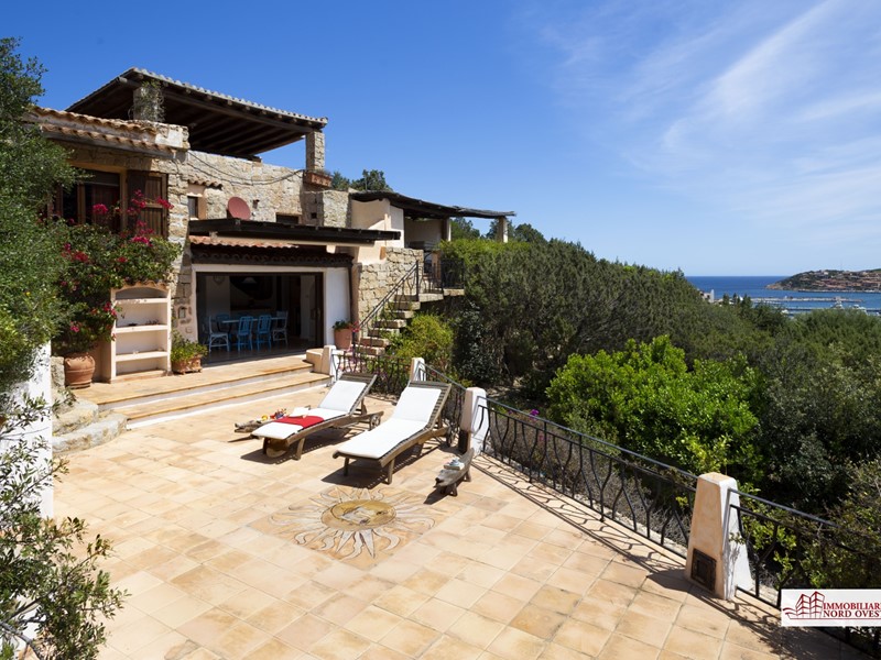 Villa in Affitto a Arzachena, 25'000€, 220 m²