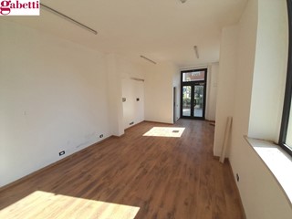 Ufficio in Affitto a Poggibonsi, 450€, 39 m²
