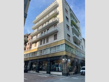 Appartamento in Vendita a Biella, 350'000€, 255 m²