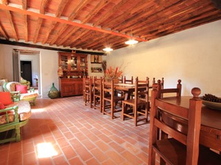 Casa Indipendente in Vendita a Lucca, zona Arliano, 680'000€, 240 m², arredato