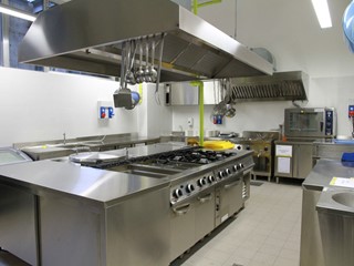 Attività commerciale in Vendita a Capannori, 30'000€, 85 m²