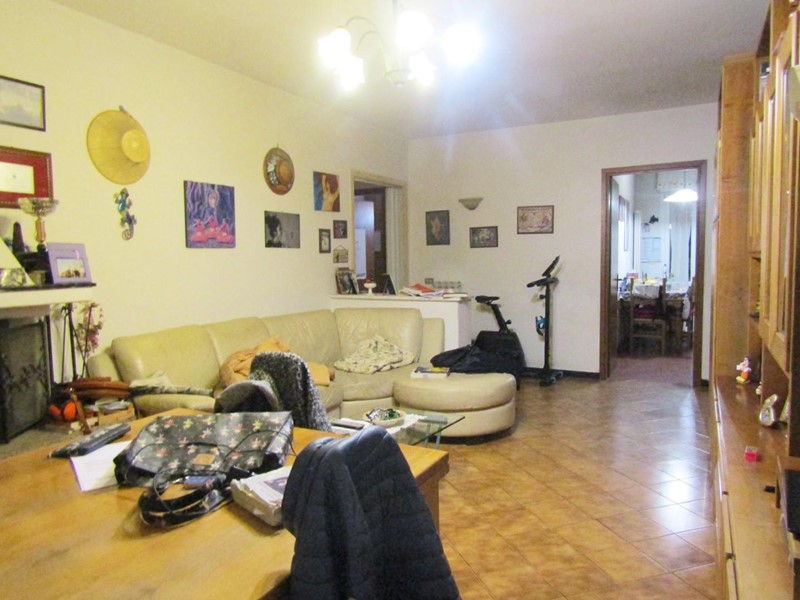 Appartamento in Vendita a Carrara, zona Avenza, 210'000€, 100 m², arredato