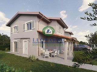 Villa in Vendita a Buggiano, zona Borgo a Buggiano, 450'000€, 170 m², con Box