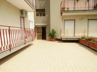 Trilocale in Vendita a Valverde, zona centrale, 160'000€, 99 m²