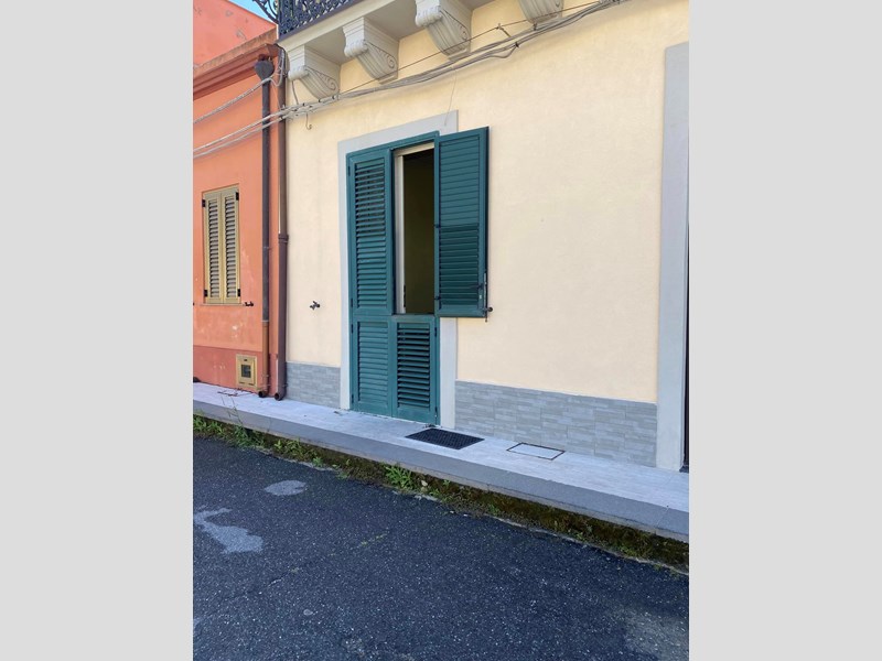 Casa Semi Indipendente in Vendita a Milazzo, zona Vaccarella, 70'000€, 60 m²