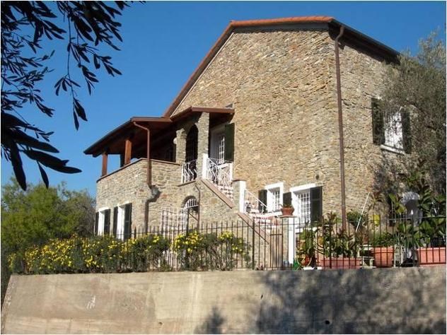 Villa in Vendita a Alassio, 490'000€, 330 m², arredato, con Box