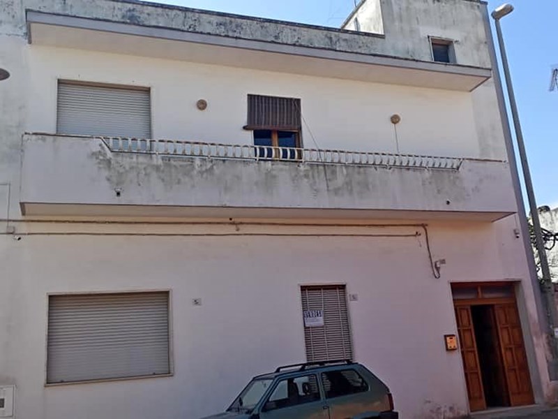 Appartamento in Vendita a San Donato di Lecce, 125'000€, 240 m²