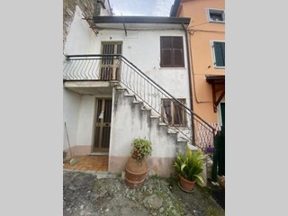 Casa Indipendente in Vendita a Luni, zona Casano, 90'000€, 65 m²