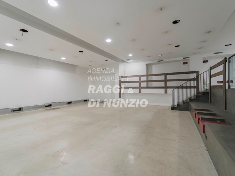 Immobile commerciale in Vendita a Frascati, 1'450'000&euro;, 700 m²