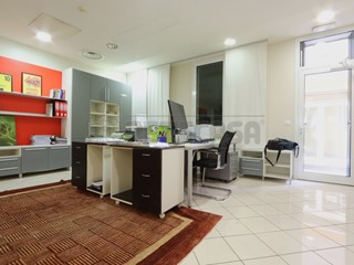 Ufficio in Vendita a Vicenza, 190'000€, 150 m²
