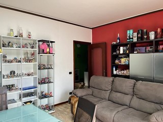 Quadrilocale in Vendita a Lugagnano Val d'Arda, 130'000€, 125 m², con Box