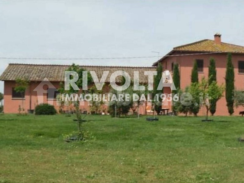 Villa in Vendita a Roma, 660'000€, 857 m²