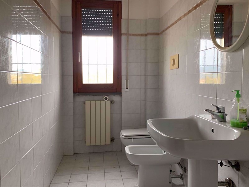 Ufficio in Affitto a Arezzo, 550€, 52 m²