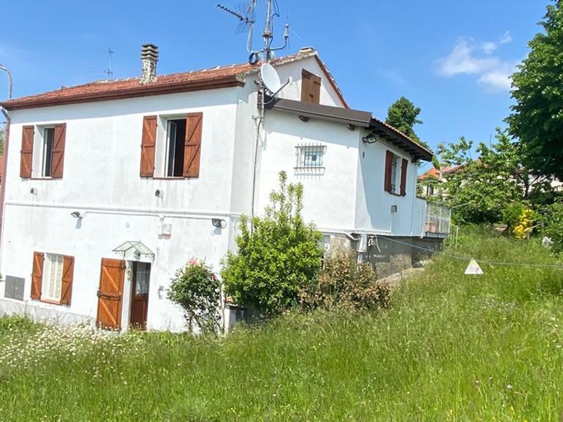 Casa Indipendente in Vendita a Ponzone, zona Cimaferle, 105'000€, 150 m², arredato, con Box