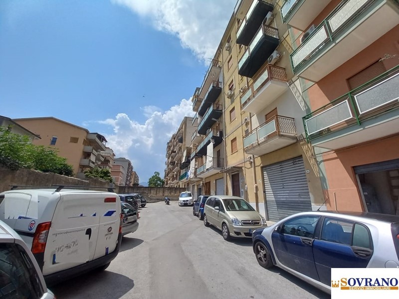 Quadrilocale in Vendita a Palermo, 87'000€, 123 m²
