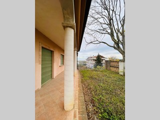 Casa Indipendente in Vendita a Bucchianico, 230'000€, 500 m²