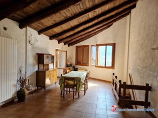 Trilocale in Vendita a Losine, 55'000€, 84 m²