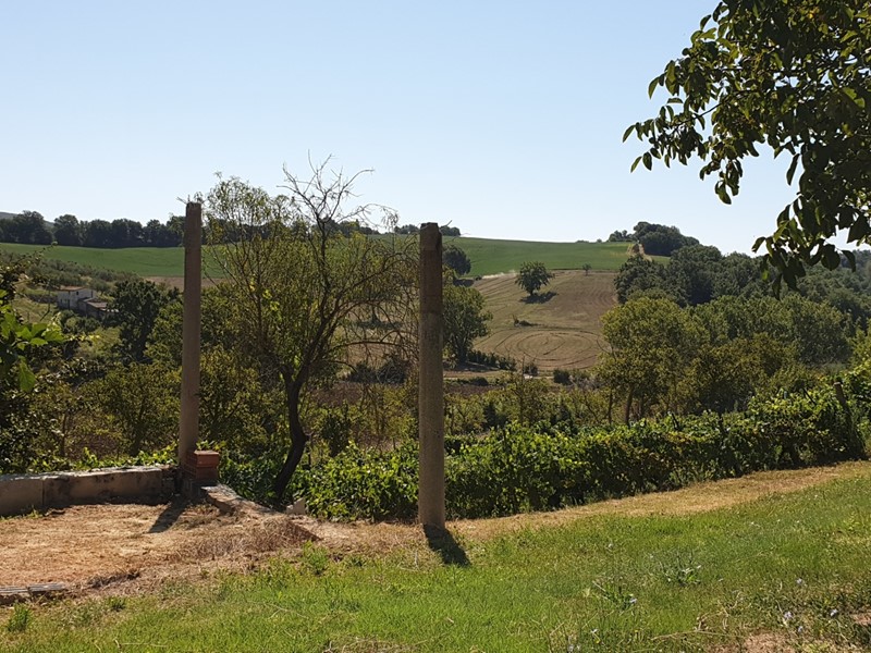 Casa Semi Indipendente in Vendita a Lugnano in Teverina, 95'000€, 200 m²