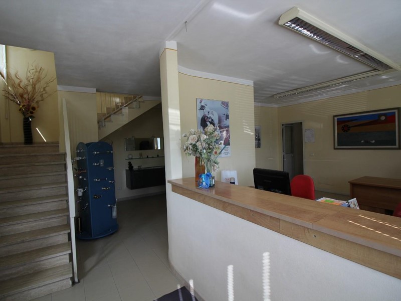 Capannone in Vendita a Casciana Terme Lari, zona Perignano, 298'000€, 527 m²