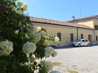 Villa in Vendita a Cremona, 360'000€, 219 m², con Box