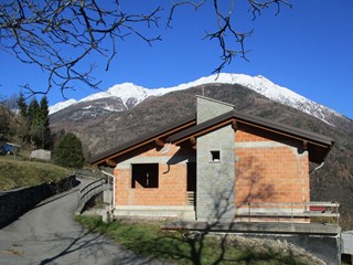 Villetta a schiera in Vendita a Villa di Tirano, zona Alpe Novaglia , 67'000€, 90 m²